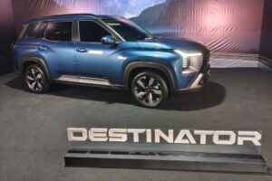 Mitsubishi Destinator Tantangan Baru untuk Toyota Kijang Innova
