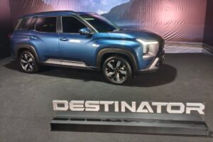 Mitsubishi Destinator vs Toyota Innova: Mana Pilihan Cicilan Terbaik?