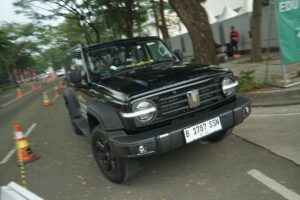 Perbandingan GWM Tank 300 dan Toyota Fortuner: Mana yang Unggul?
